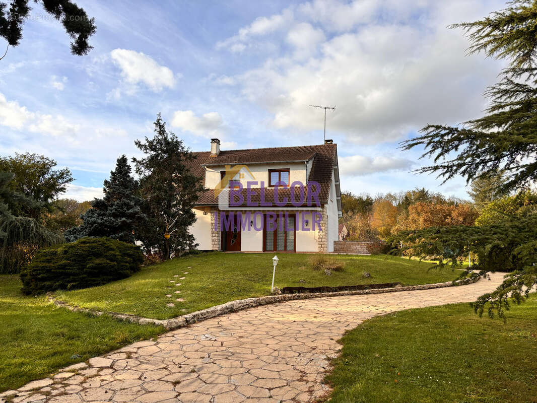 Maison à AULNAY-LA-RIVIERE