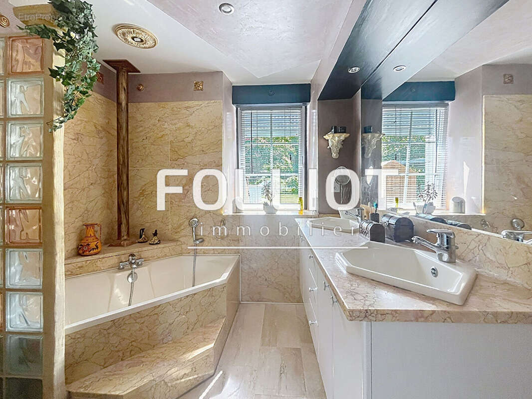 A vendre - Longère en pierre rénovée avec piscine - Le Châtellier (35133) - photo 7