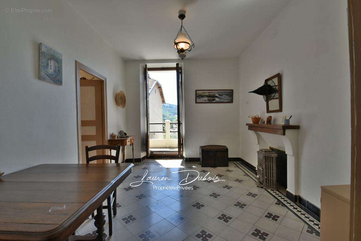 SERRES - Maison de village 206m² avec terrasse et garage - photo 13