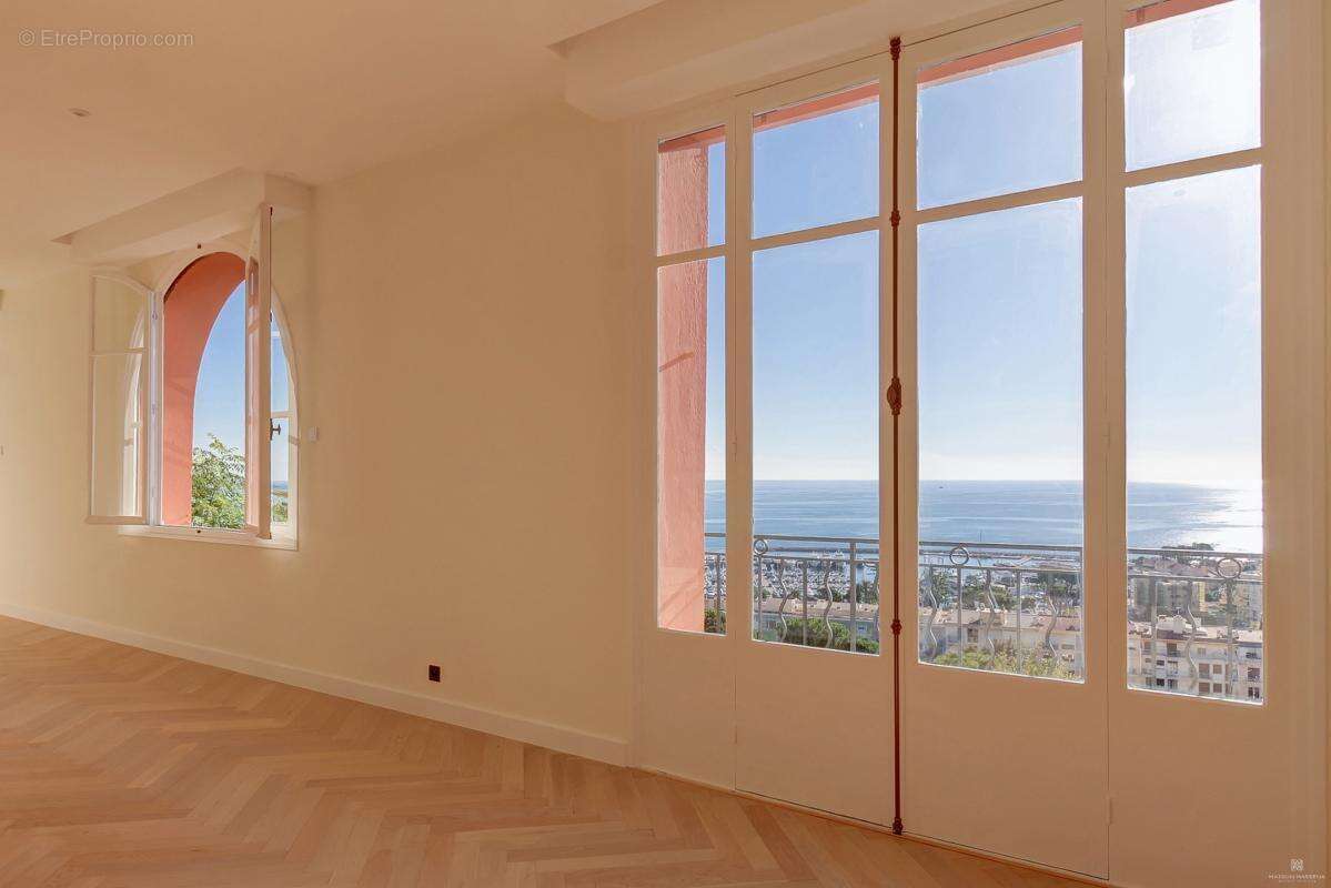 Appartement à BEAULIEU-SUR-MER