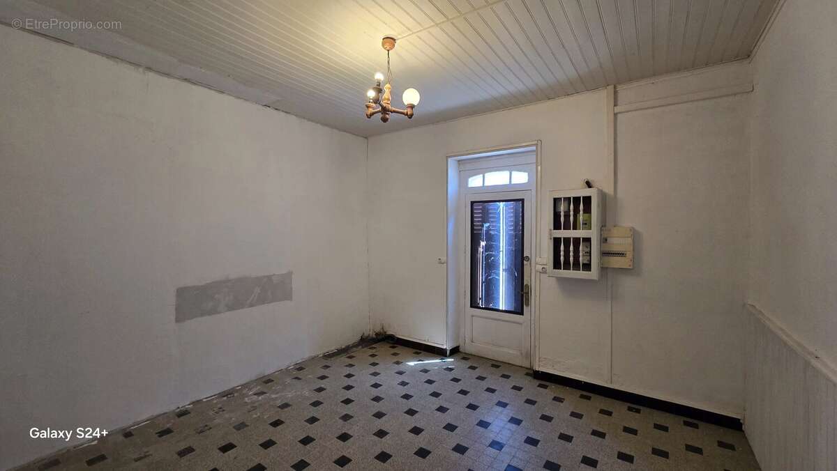 Maison en pierres 135m² - 5 pièces avec jardin - photo 11