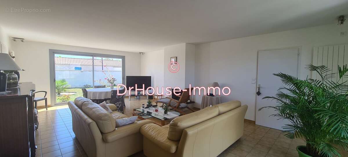 Maison à CHAMPAGNE-LES-MARAIS