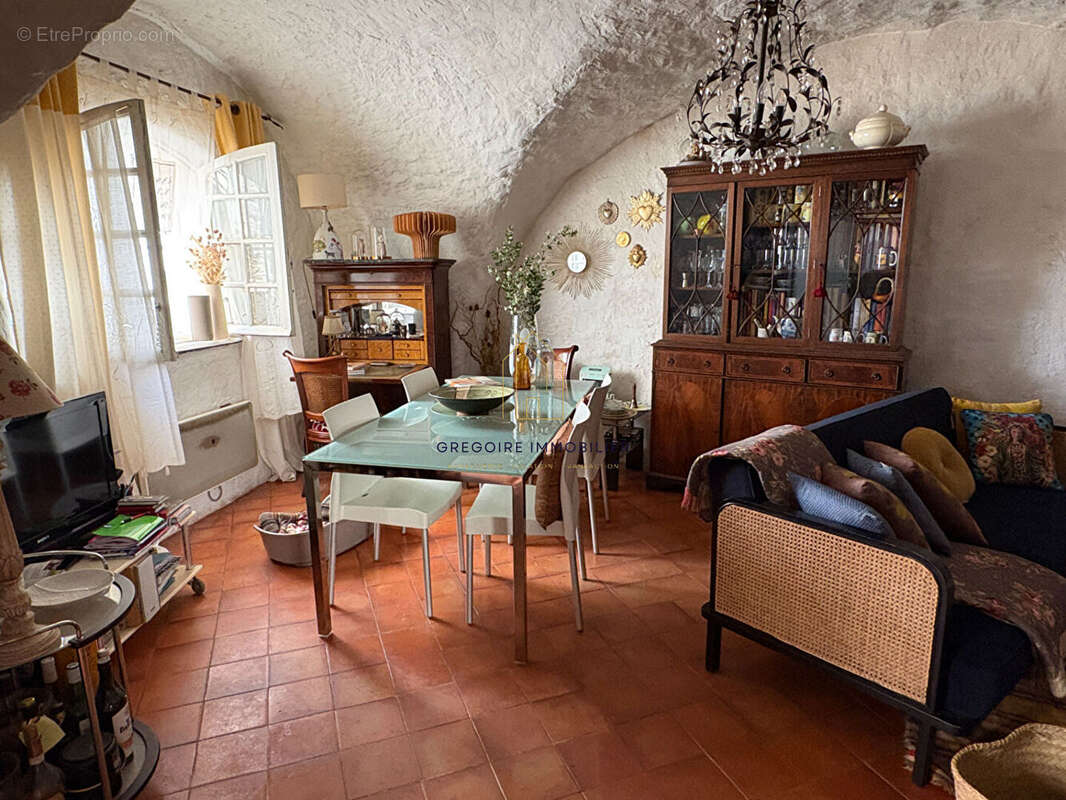 Maison à MIRABEAU