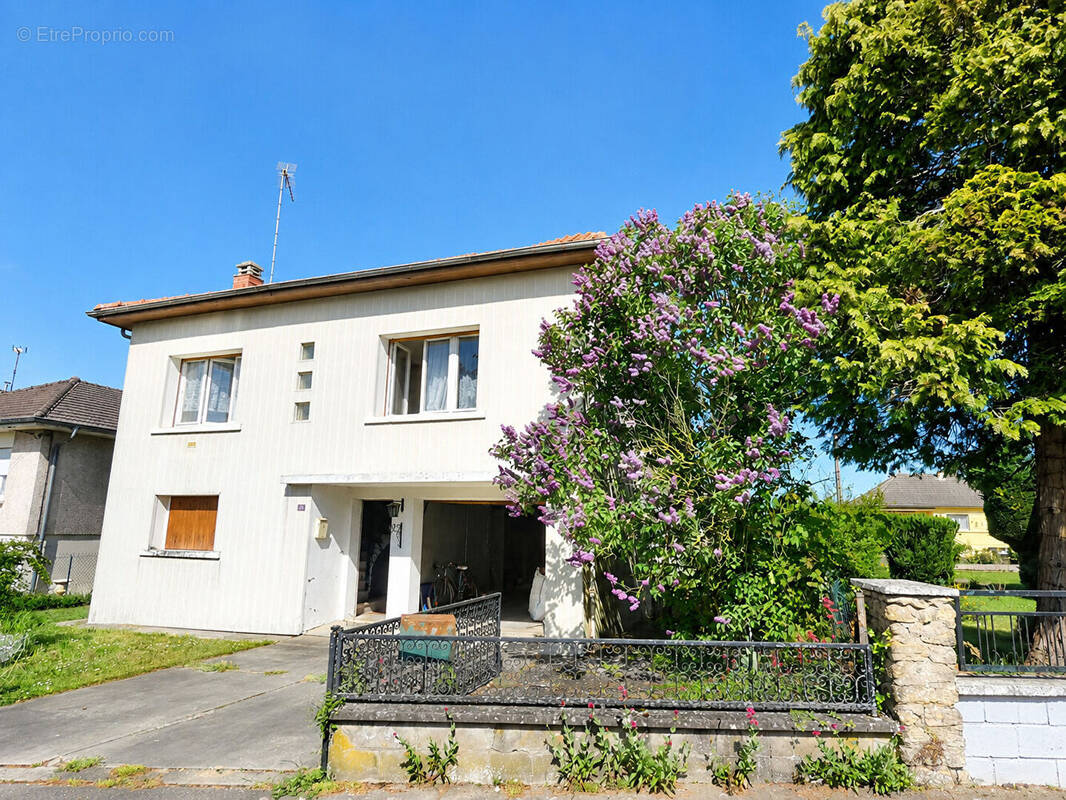 Maison à ETAIN
