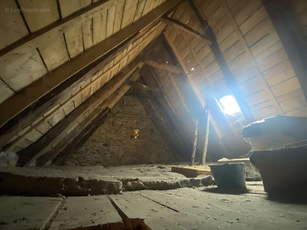 Maison à SAINT-CHAMANT