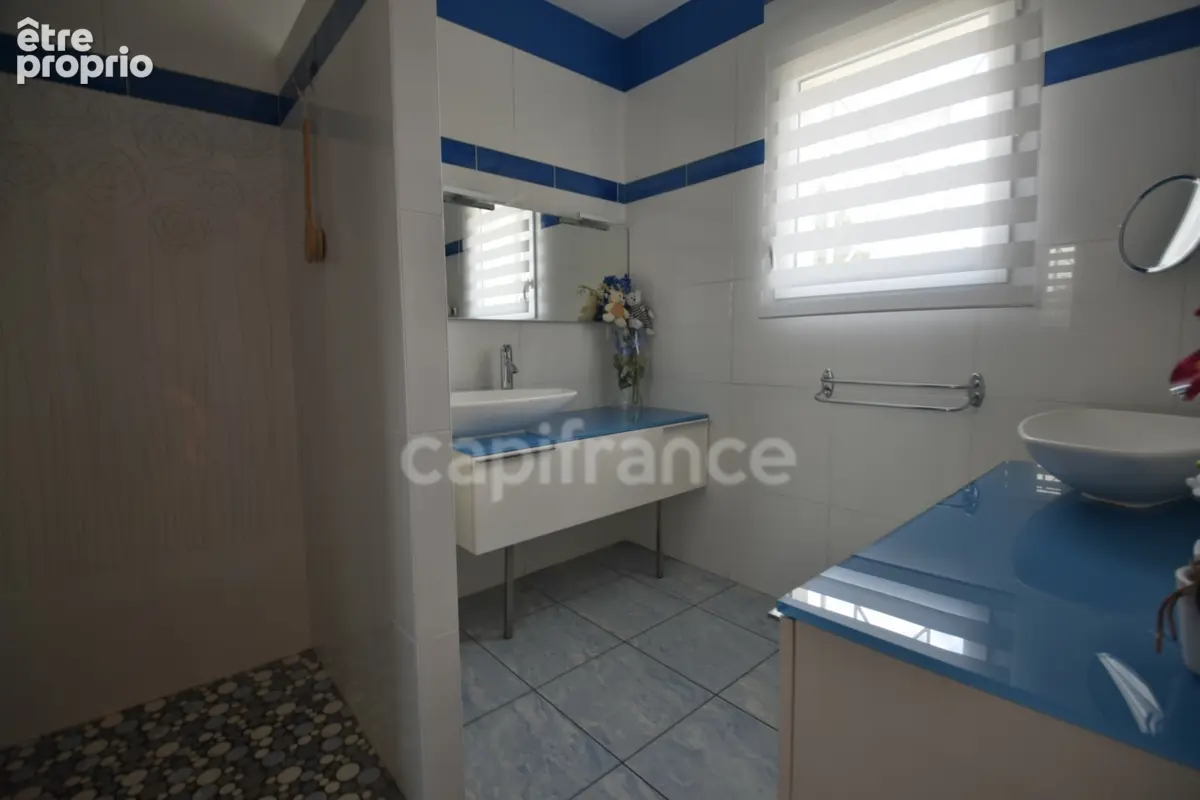 Propriété au calme - 5 chambres - T3 attenant - garage XXL - piscine - à MARMANDE (47) - photo 19