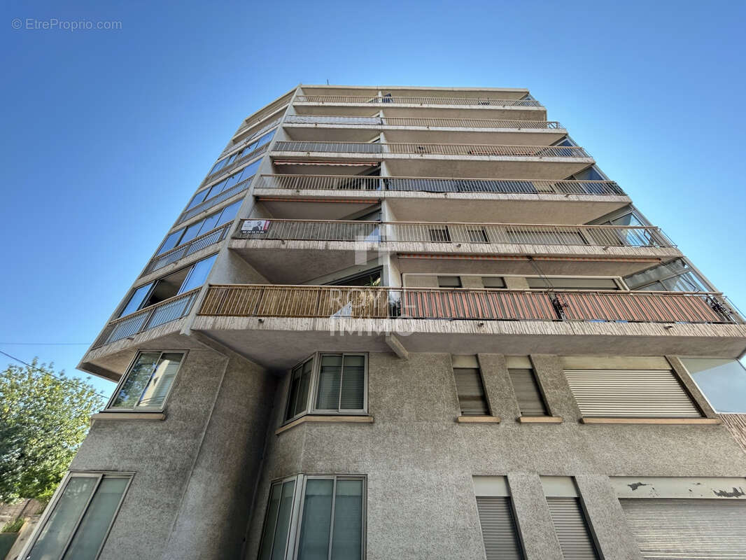 Toulon est t3 + balcon + stationnement privatif - photo 2