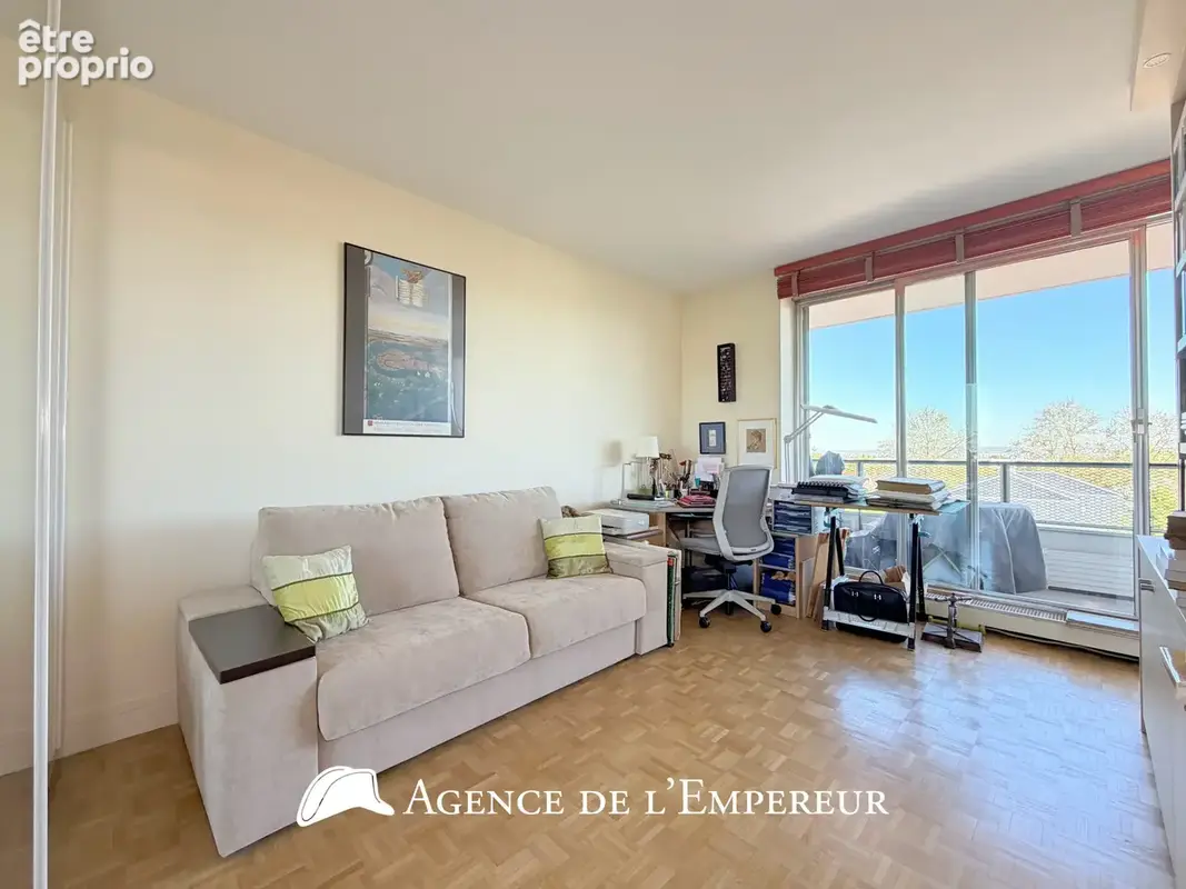 Grand 3 pièces de 93 m2   2 terrasses, 2 parkings et cave. - photo 14