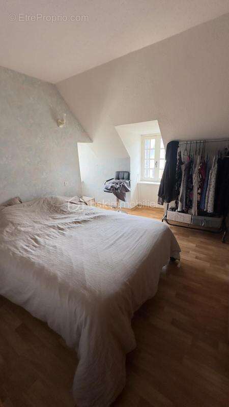 Appartement à SALLES-CURAN