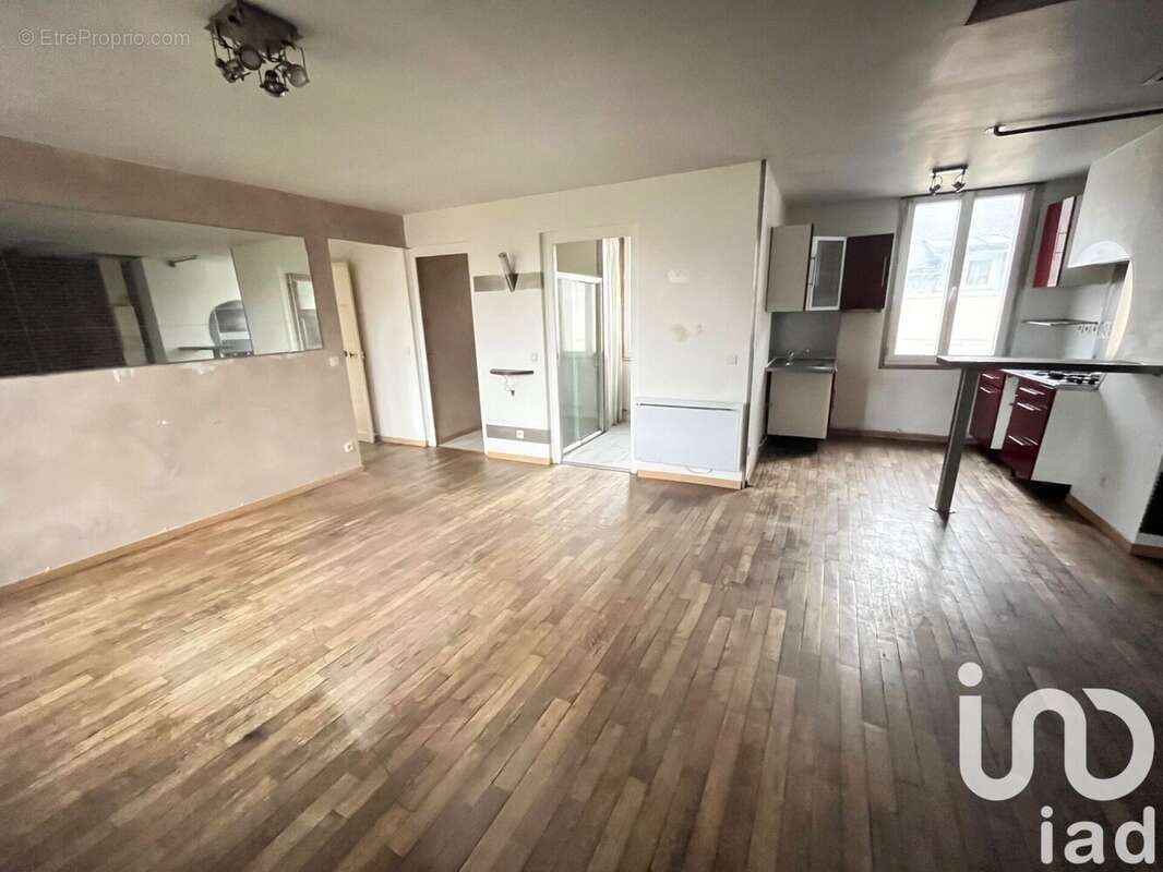 Photo 2 - Appartement à SAINT-DENIS-DE-L'HOTEL
