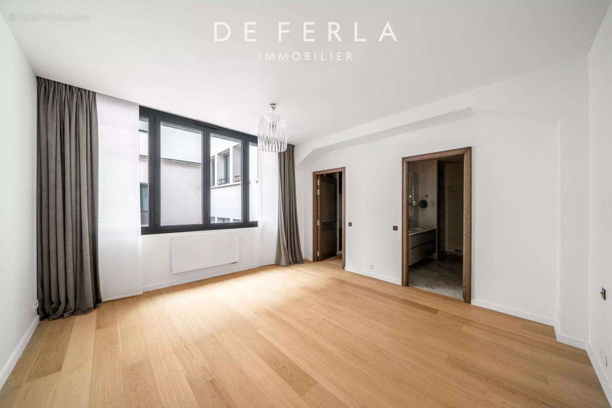 Appartement à PARIS-7E