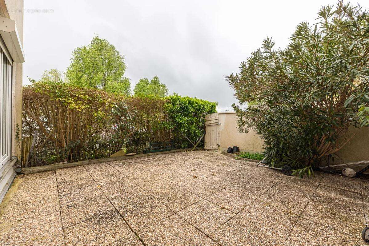 Appartement à SAVIGNY-LE-TEMPLE