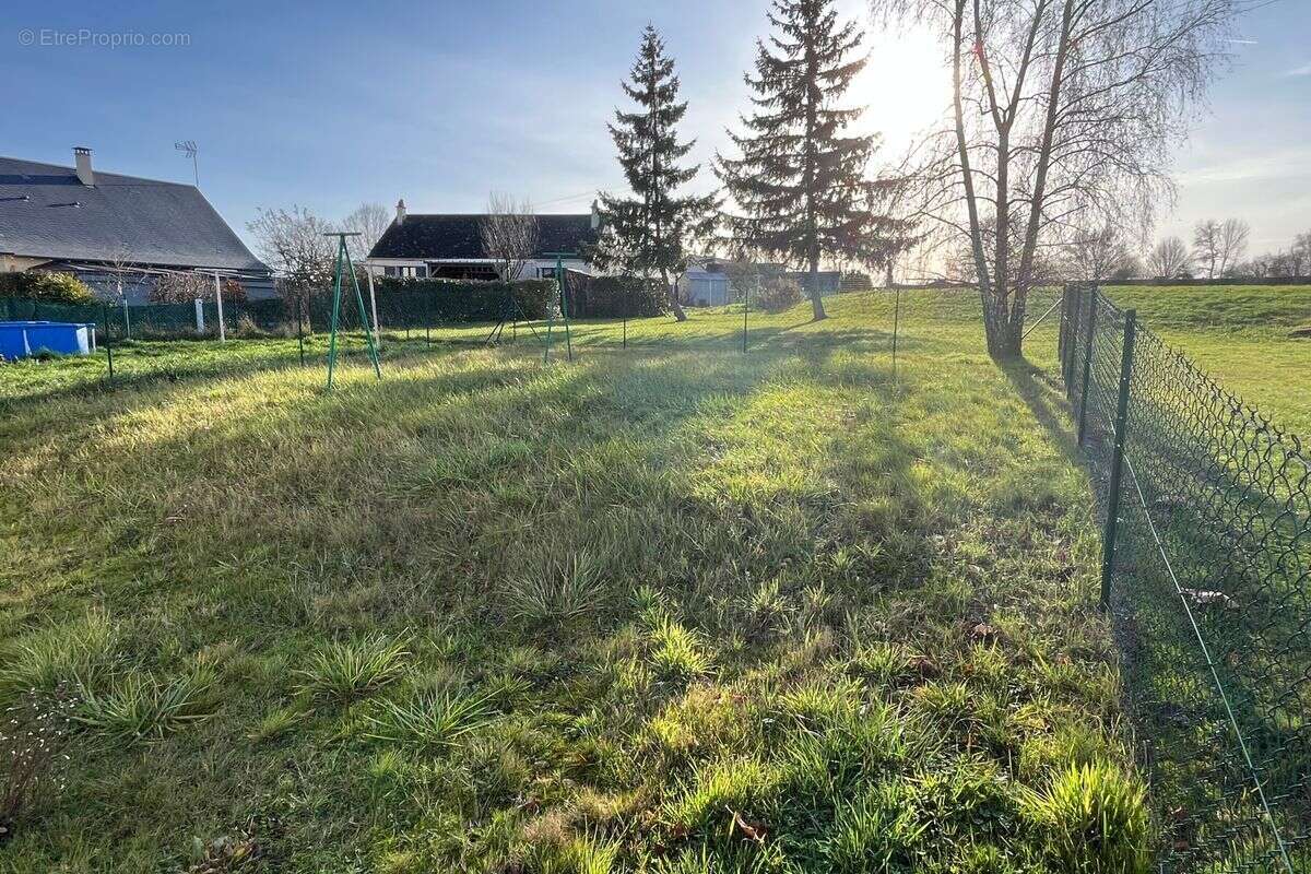 Maison à NOUANS-LES-FONTAINES