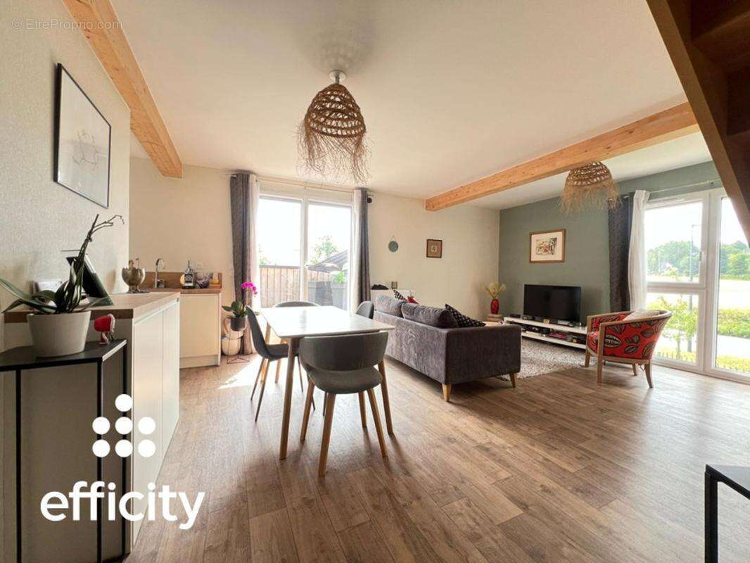 Appartement à ORGERES