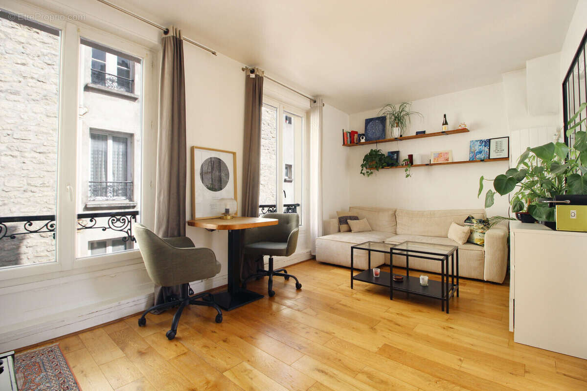 Appartement à PARIS-3E