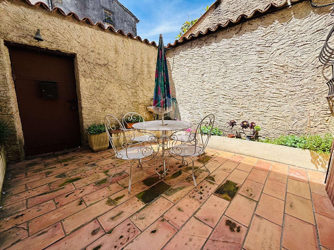 Maison 214m² à saint-mitre-les-remparts - photo 8