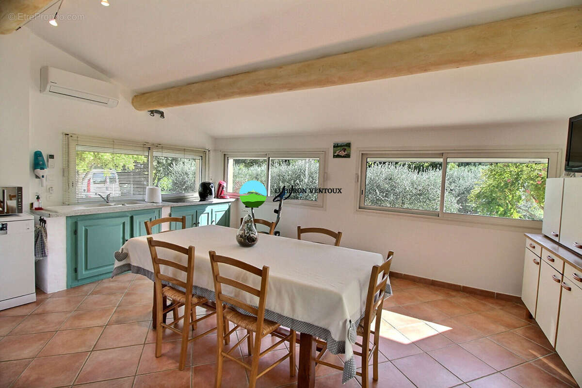 Charmante villa provençale avec grand terrain et piscine à Modène - photo 3