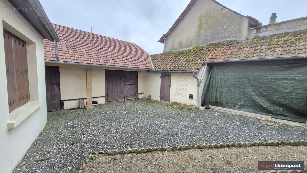 Maison à ALLERY