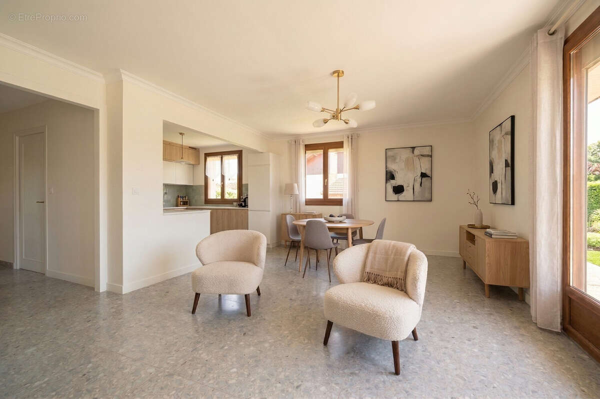 Séjour projection maison - Maison à DOUSSARD