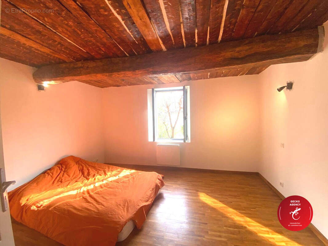 Chambre 1er étage - Maison à LA MOTTE