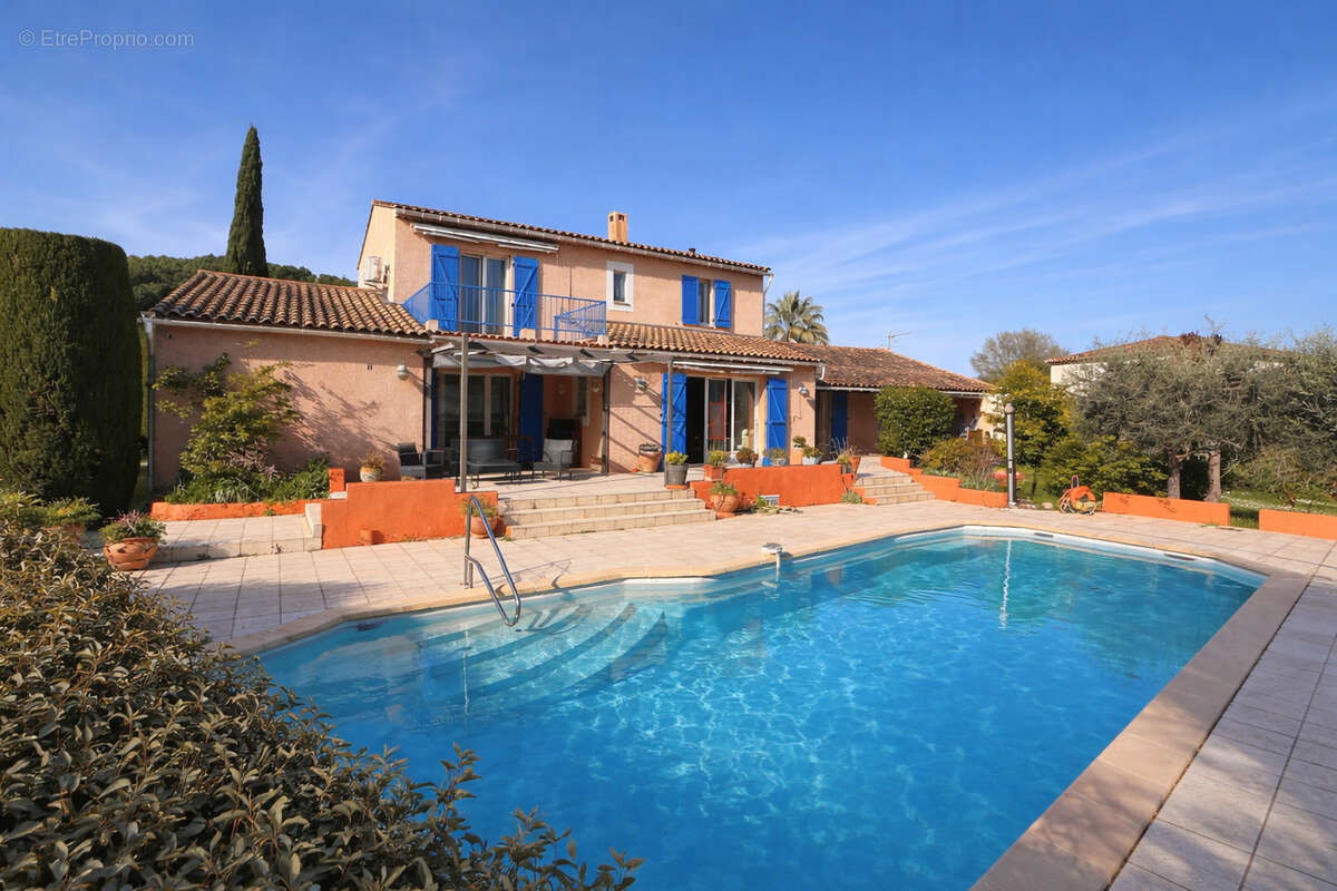 Maison à CARNOULES