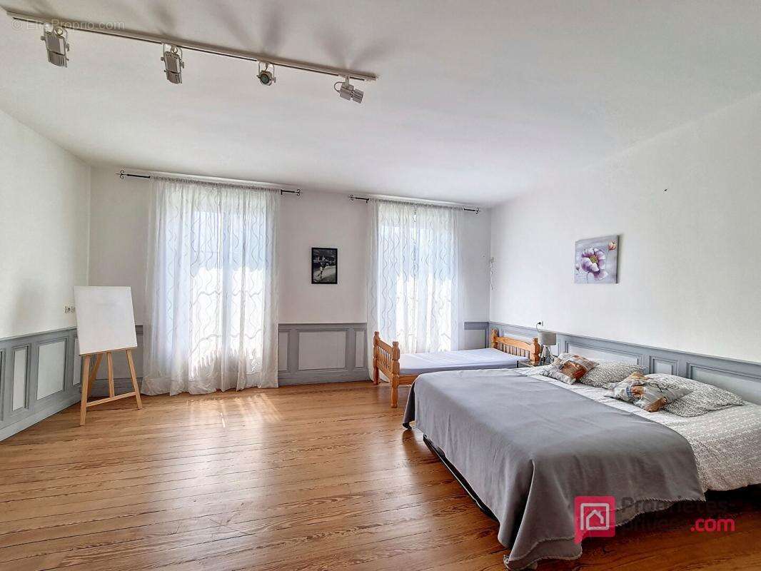 Maison à MAEL-CARHAIX