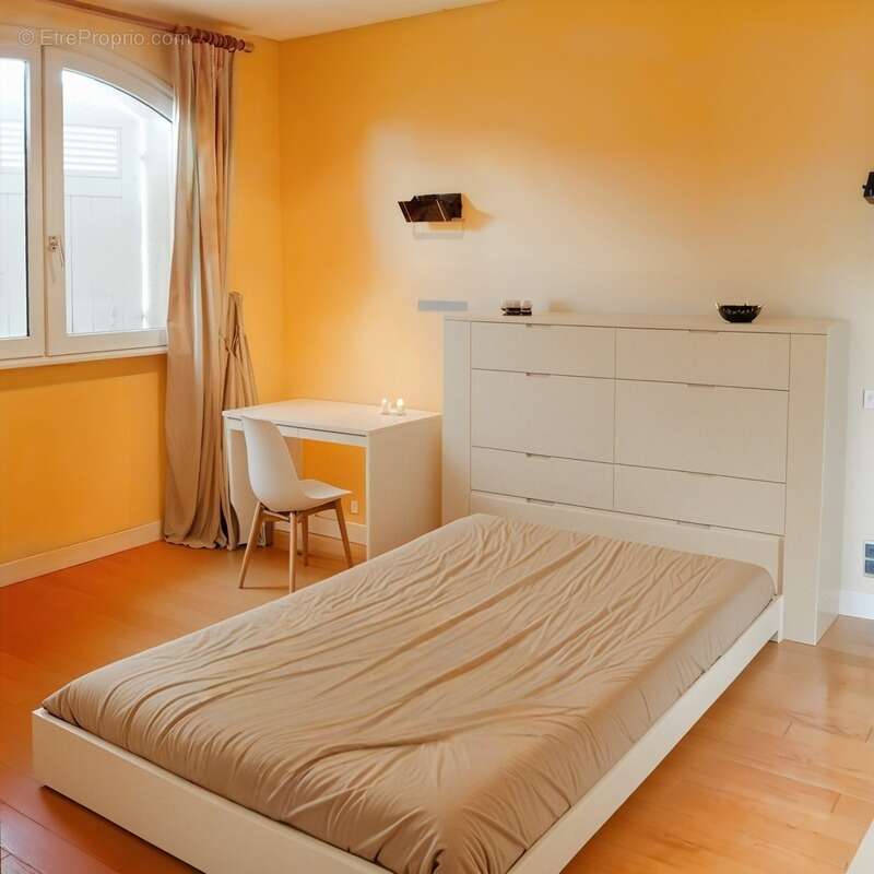 Maison à LA MONNERIE-LE-MONTEL