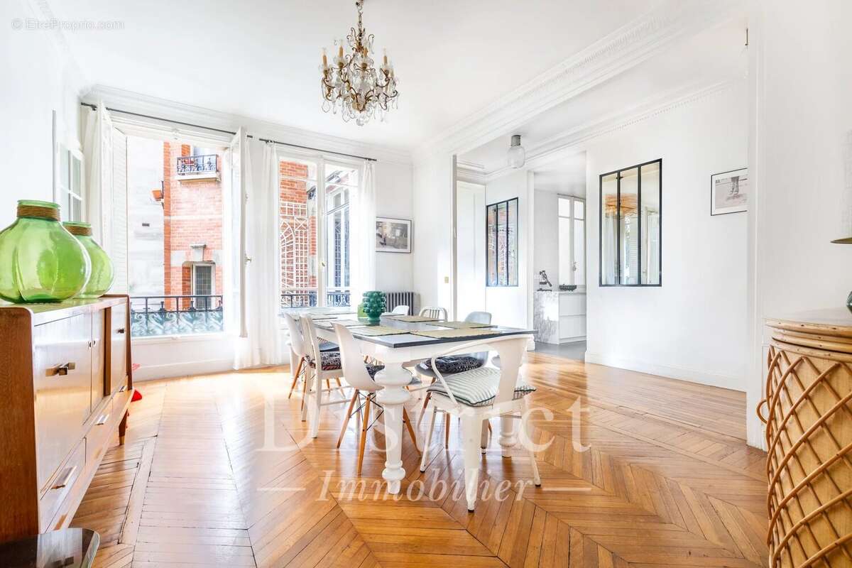 Appartement à PARIS-17E