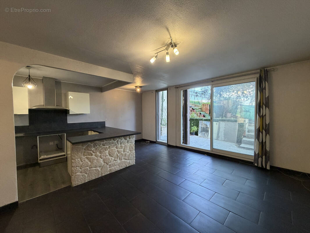 Appartement à CARROS