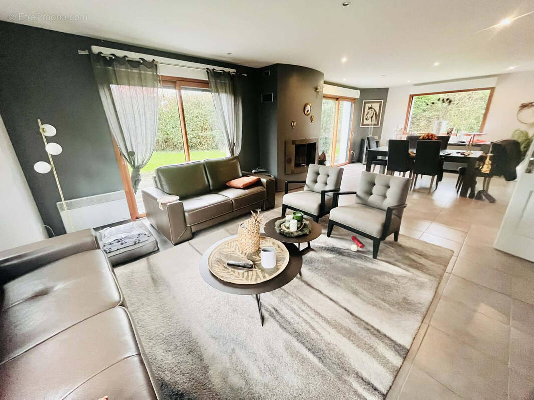 Maison à LA CAPELLE-LES-BOULOGNE