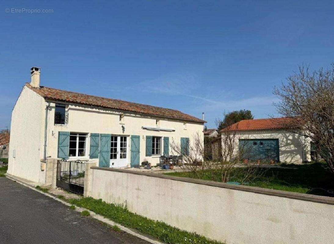 Maison à VILLEFAGNAN