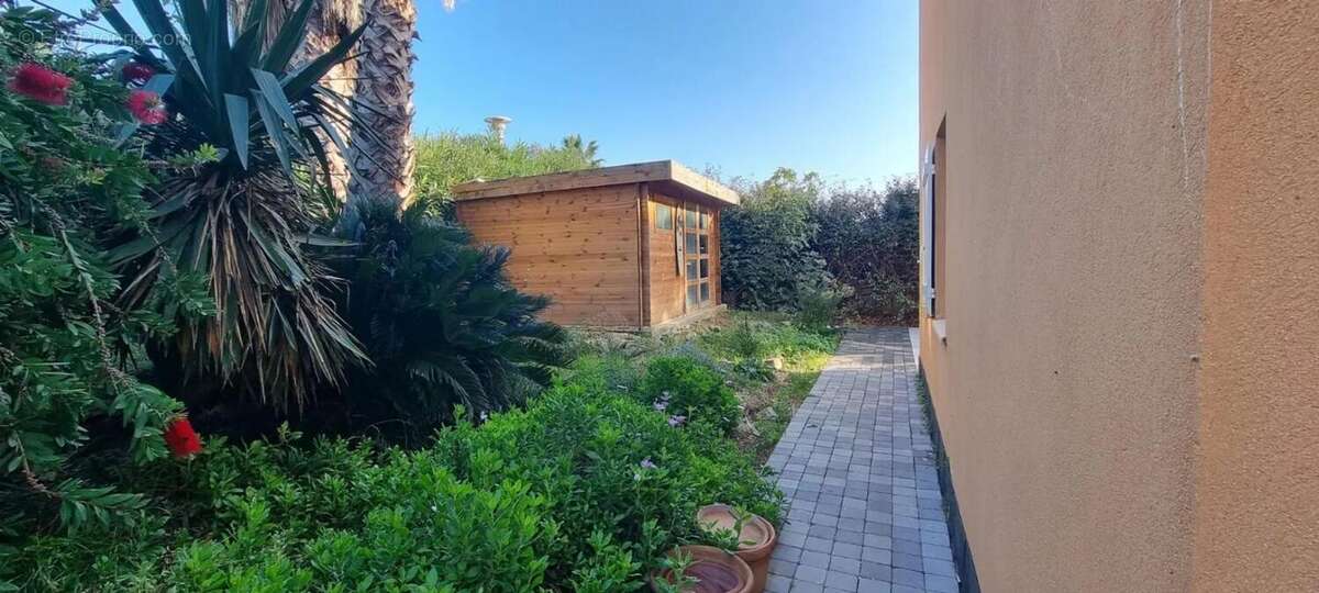 Maison à ROQUEBRUNE-SUR-ARGENS