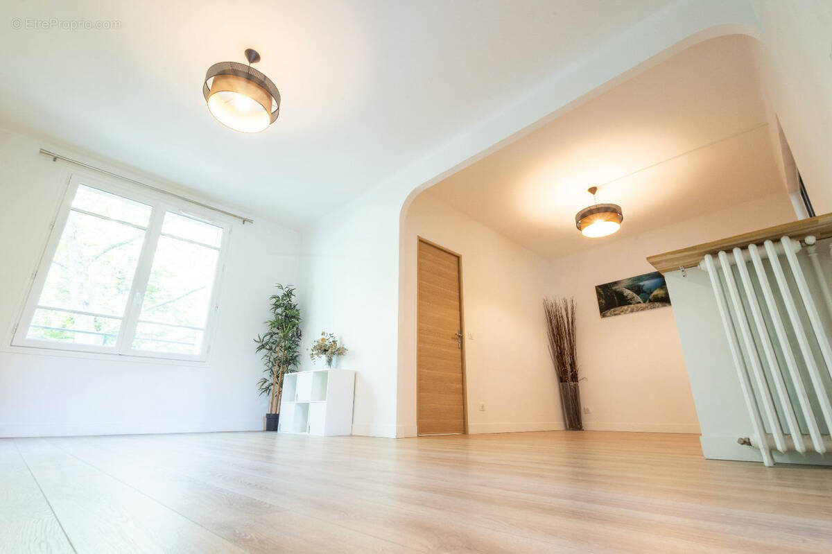 Appartement à PARIS-19E