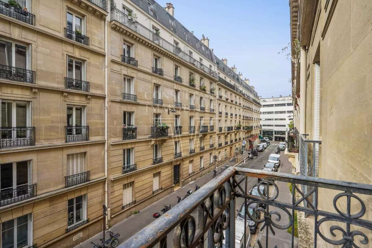 Appartement à PARIS-17E