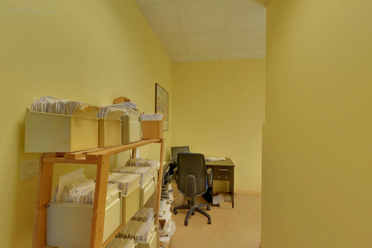 Maison à SAINT-SAUVEUR-DE-MONTAGUT