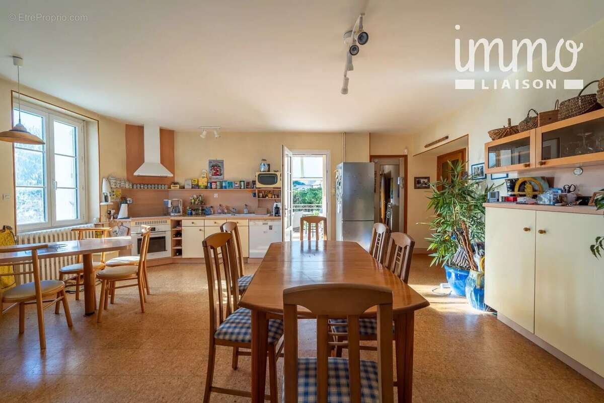 Maison à CHATEAU-CHINON(VILLE)