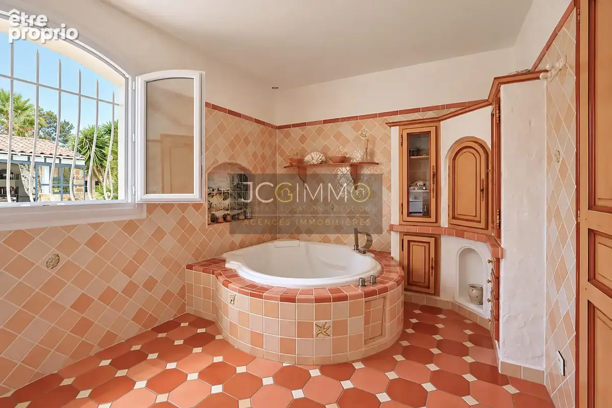 CARQUEIRANNE (BEAU VÉZÉ) - Maison T6 171 m2 - Terrain 5 202 m2 - Double Garage 43 m2 - Pool House - Piscine - - photo 23