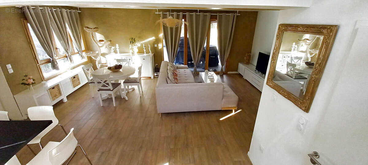 Maison à AMBARES-ET-LAGRAVE