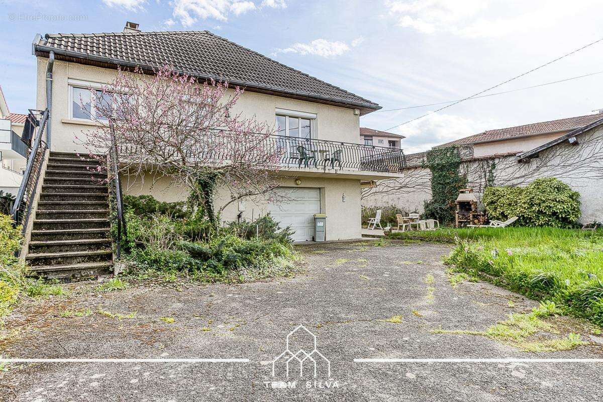 Maison à SEREZIN-DU-RHONE