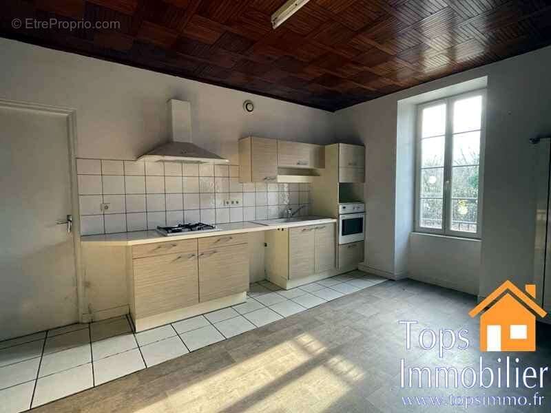 Maison à LA CAPELLE-BLEYS