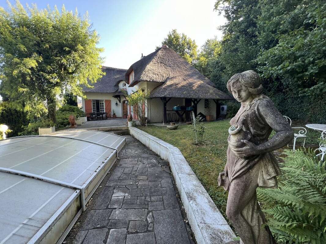 Maison à SAINT-PRIEST-EN-JAREZ