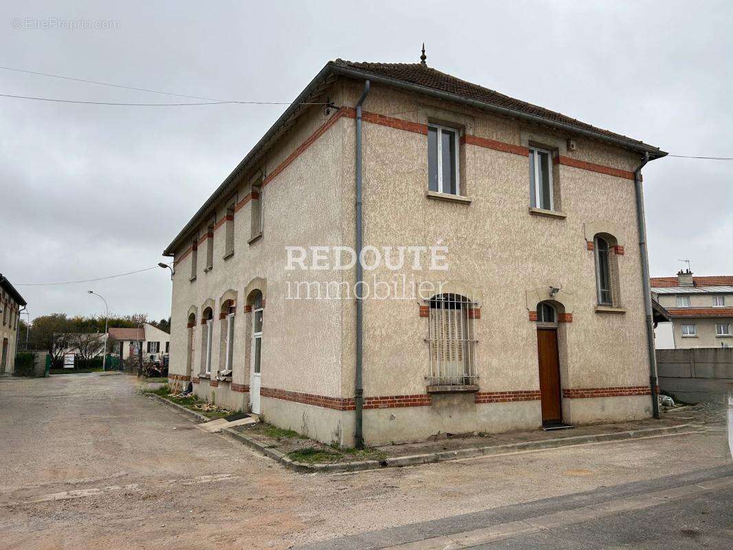 Commerce à SAINT-BRICE-COURCELLES