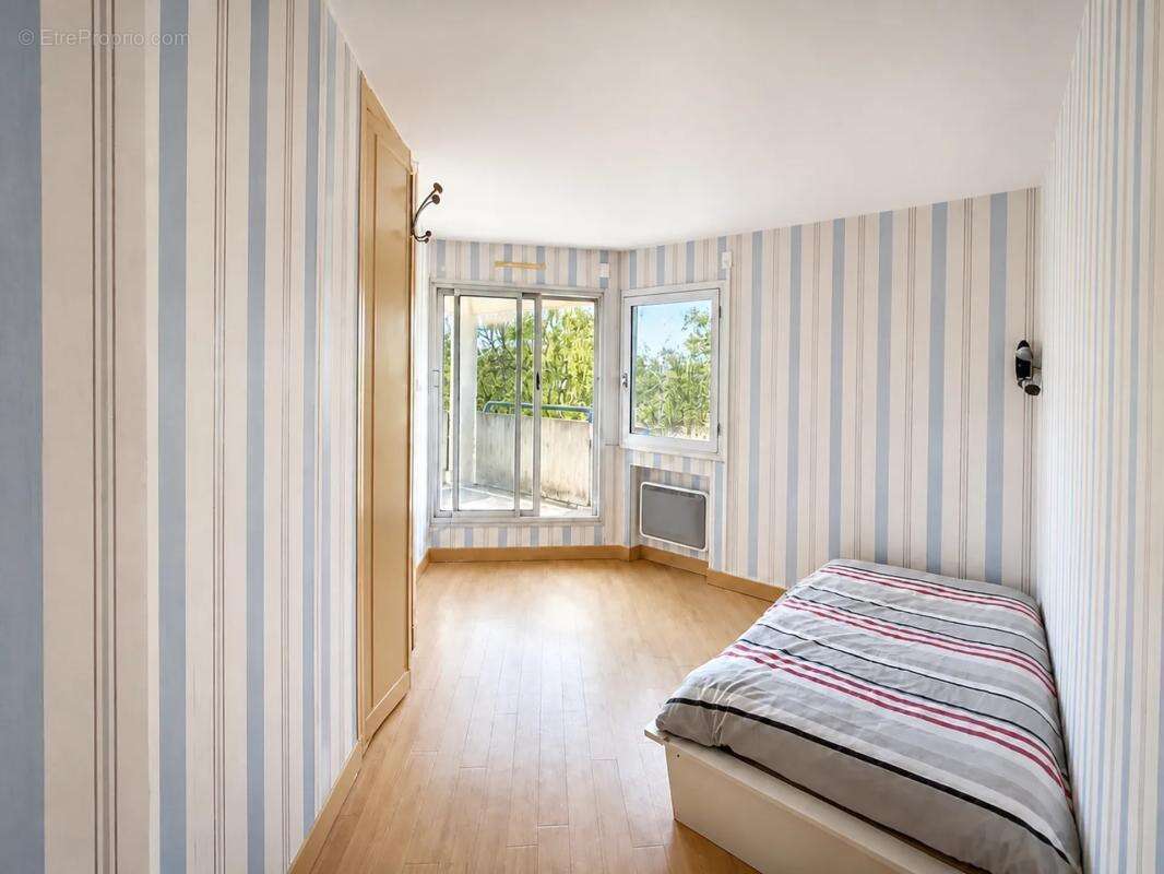 Maison d’architecte de 257m² 6 chambres piscine - à rénover - photo 10