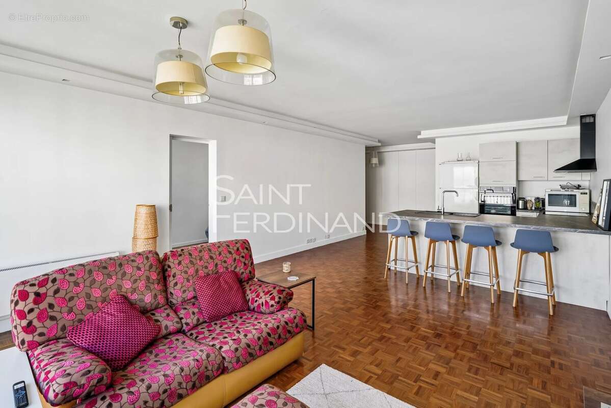Appartement à NEUILLY-SUR-SEINE