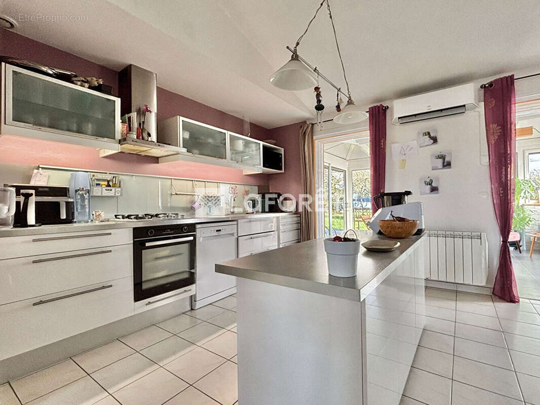 Maison Nieul Les Saintes 8 pièces 145 m2 - photo 3
