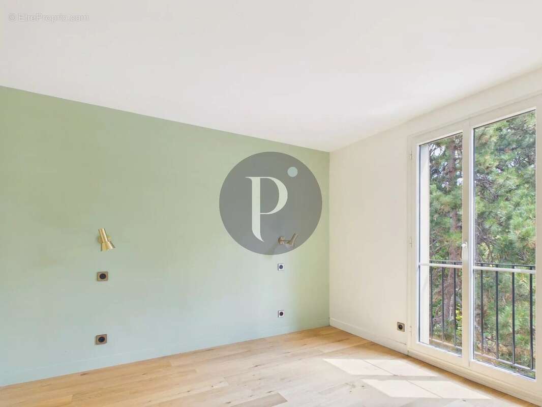 4 pièces de 94 m² renové centre ville de Sceaux - photo 5