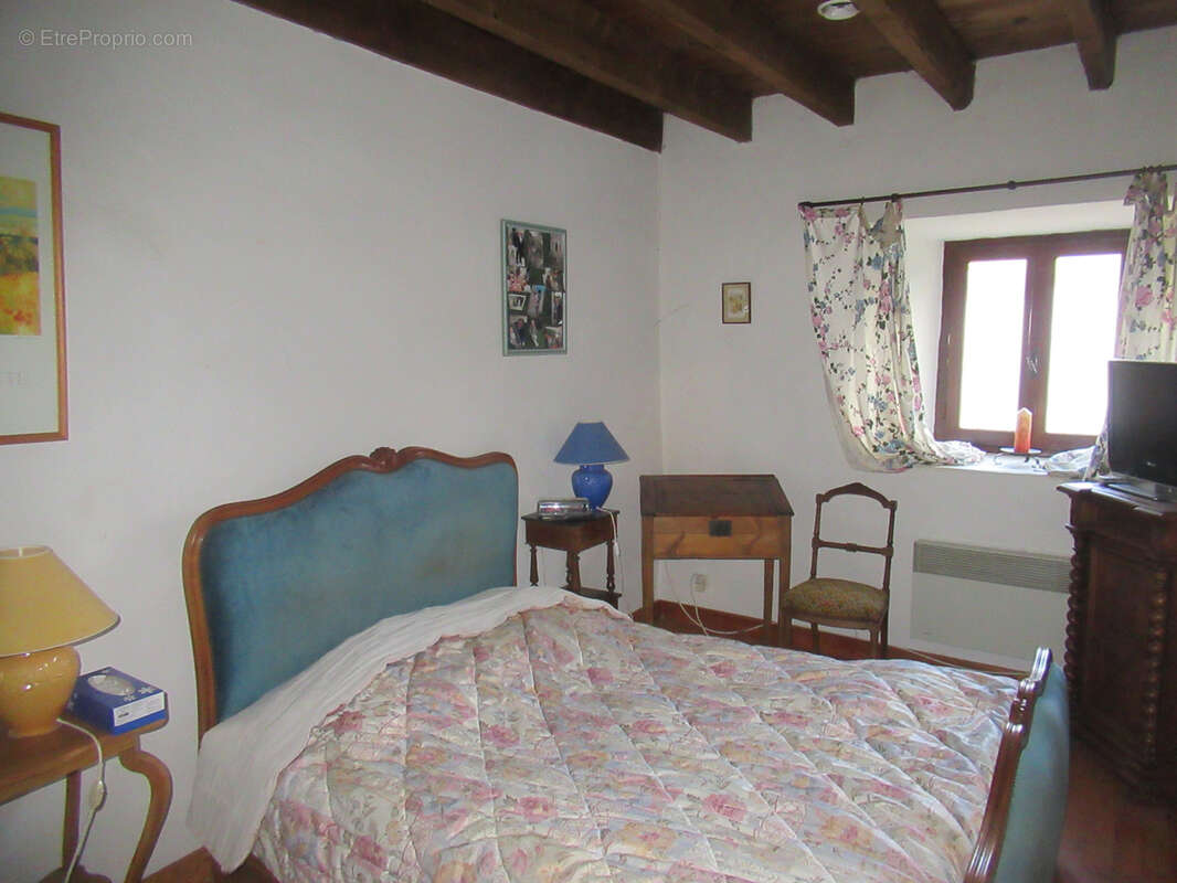 Ancienne ferme rénovée avec terrain attenant - photo 4