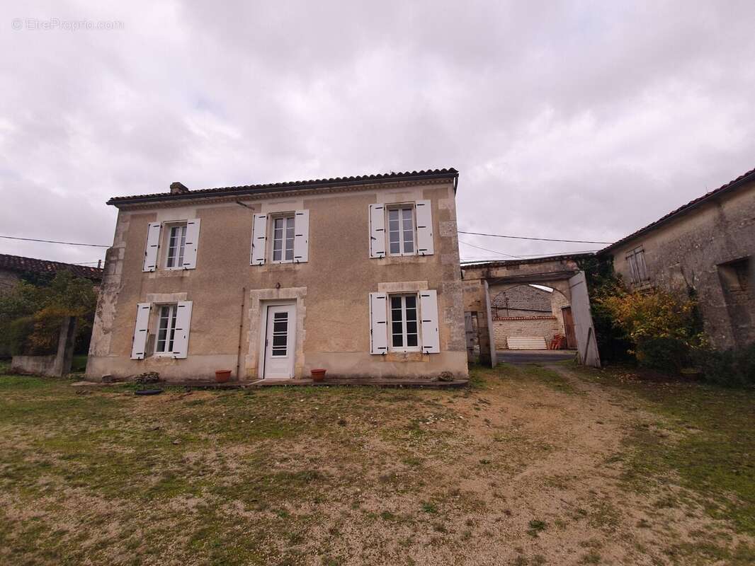Maison à SAINT-SATURNIN
