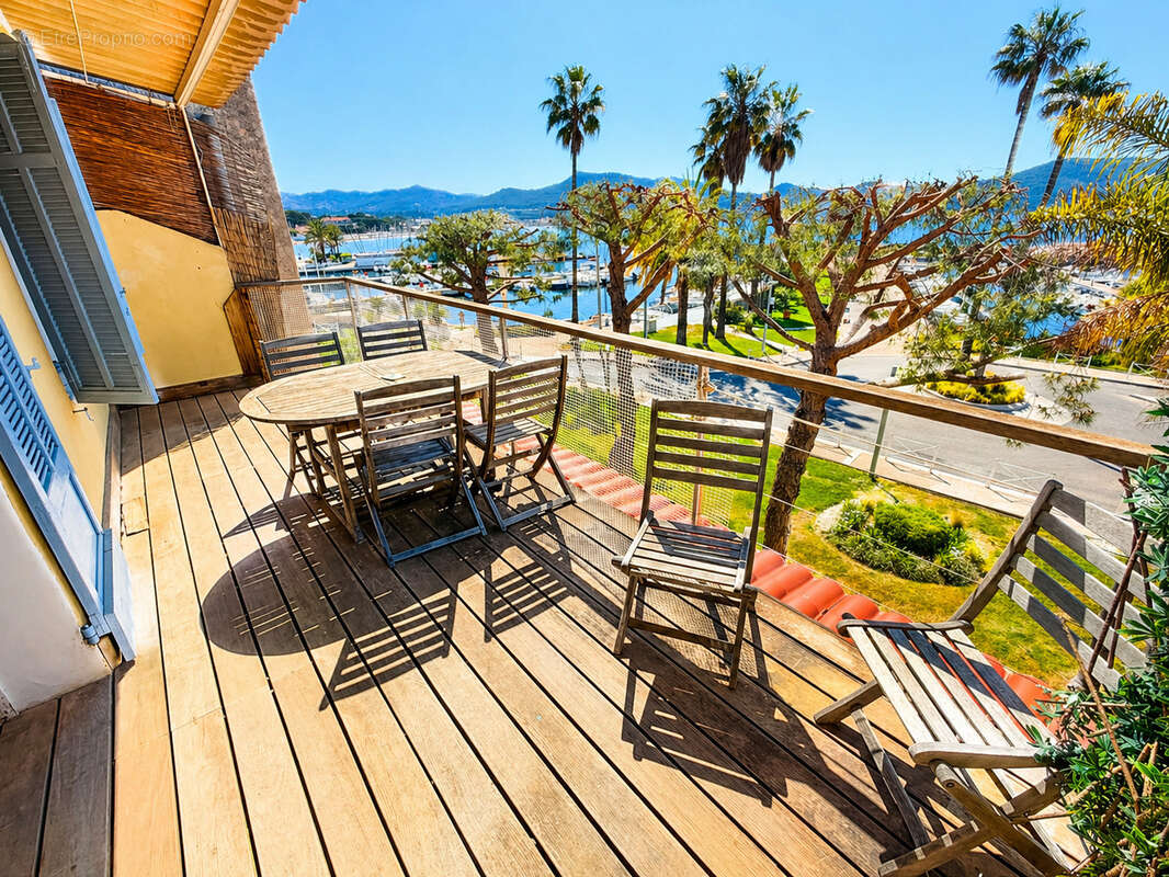 Appartement à SAINT-CYR-SUR-MER