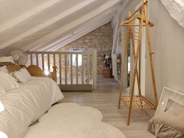 Maison à CASTELNAU-MONTRATIER